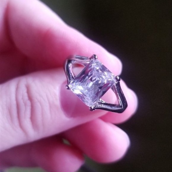 Delicate Princess Cut White Sapphire Ring 7-8-9 - Picture 4 of 4